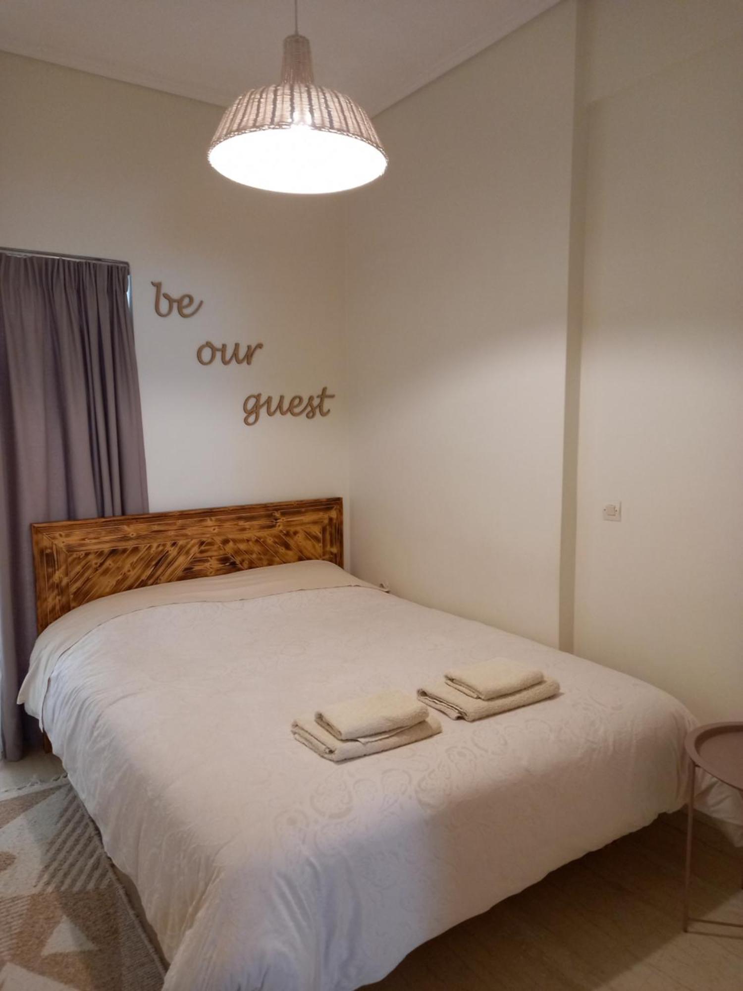Evie'S Apartment Каламата Екстериор снимка