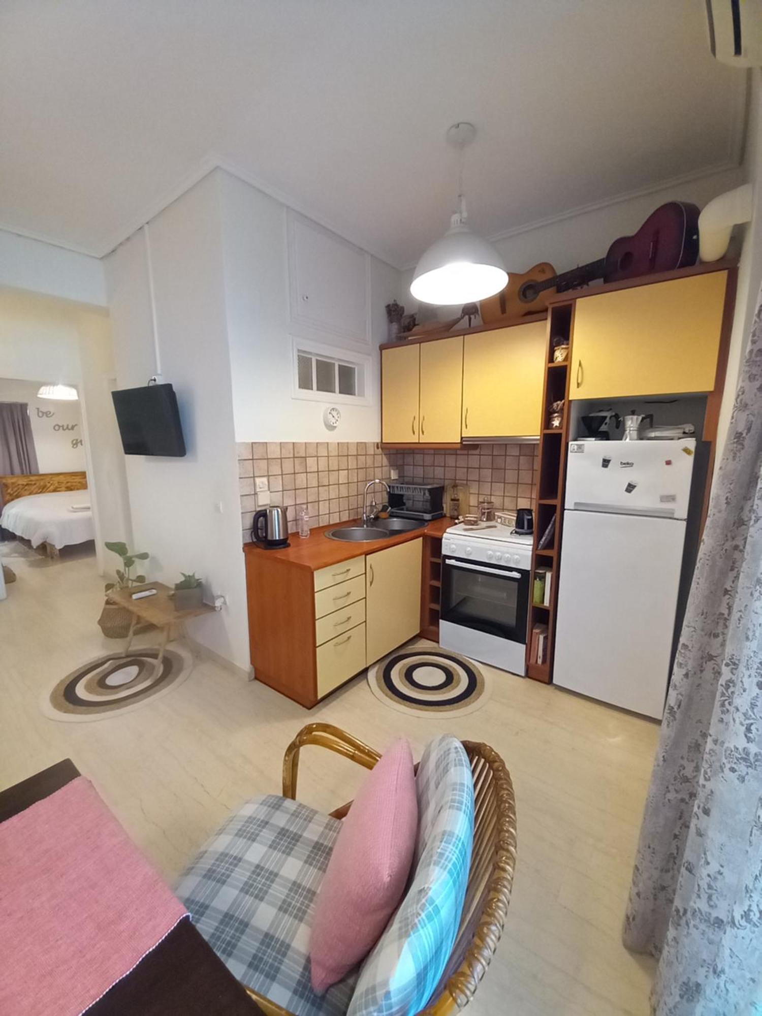 Evie'S Apartment Каламата Екстериор снимка