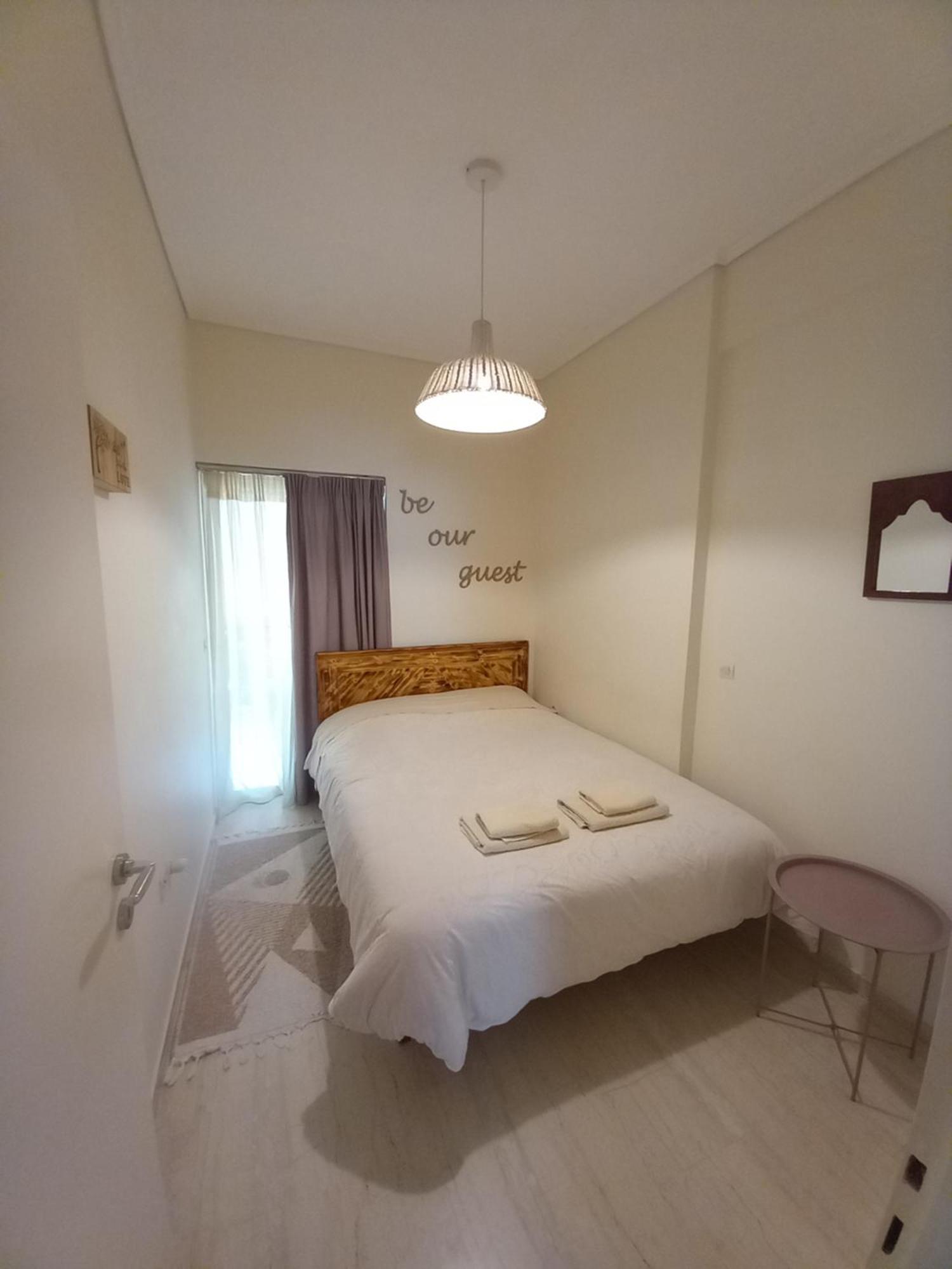 Evie'S Apartment Каламата Екстериор снимка