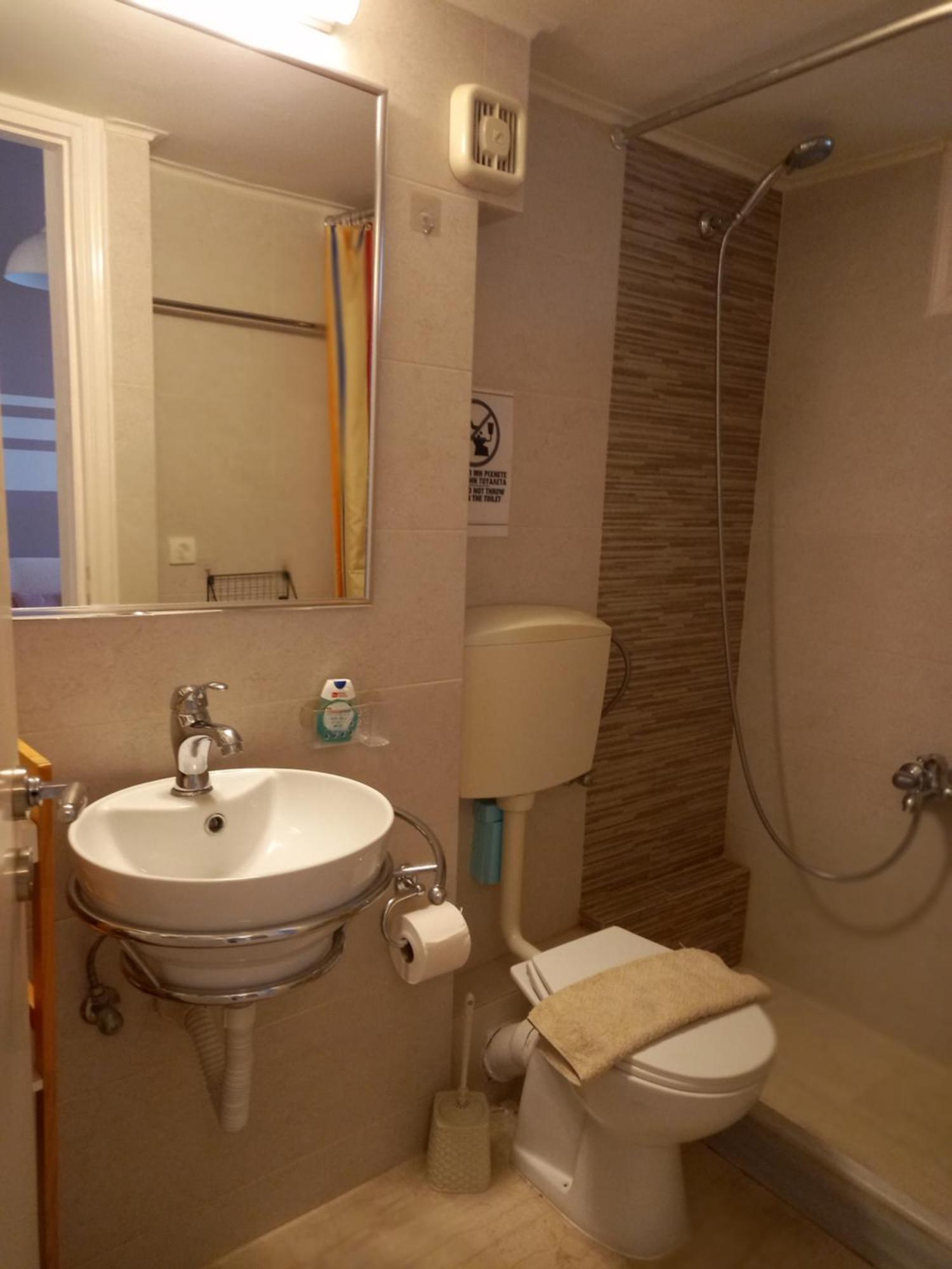 Evie'S Apartment Каламата Екстериор снимка