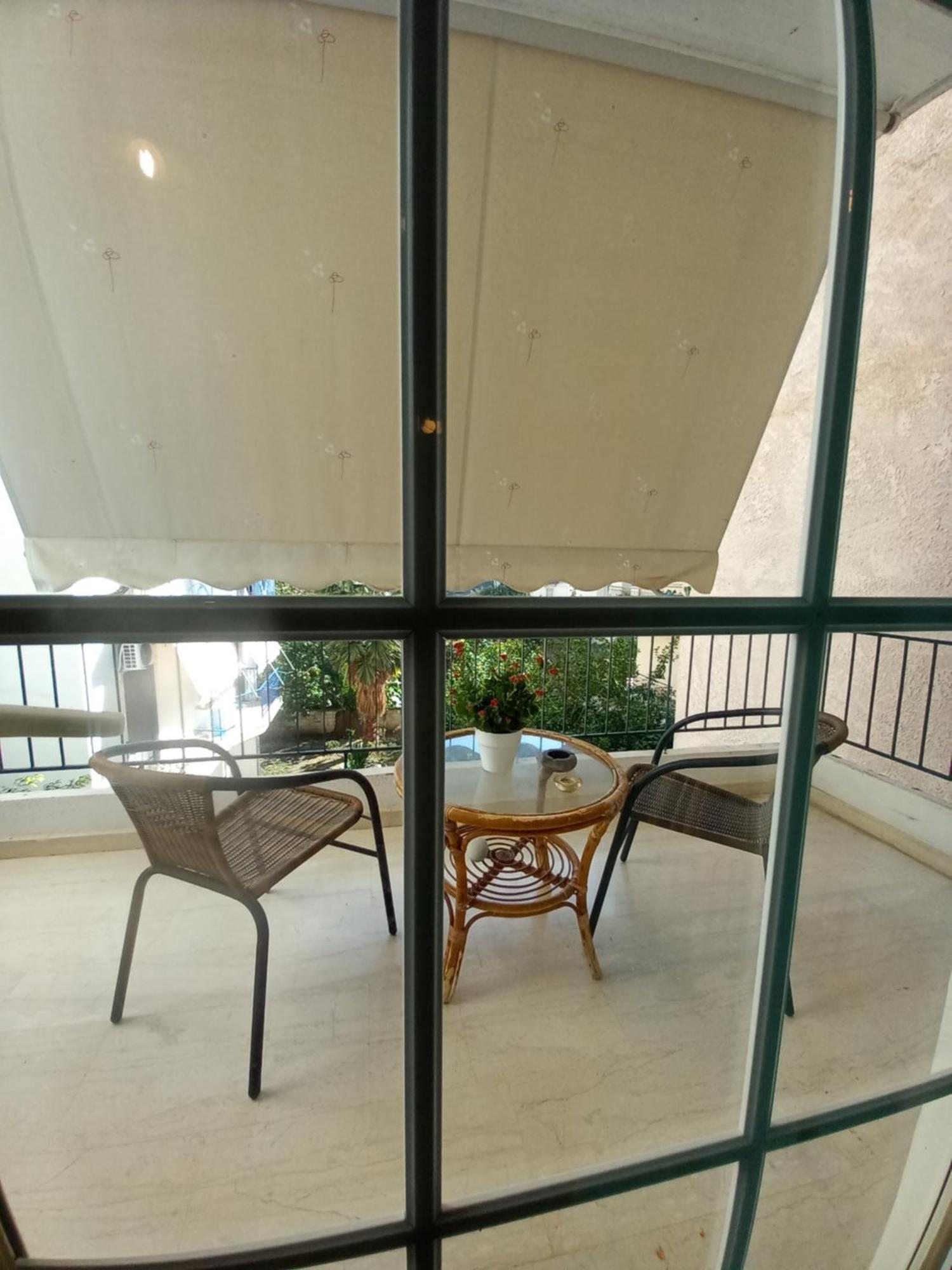 Evie'S Apartment Каламата Екстериор снимка