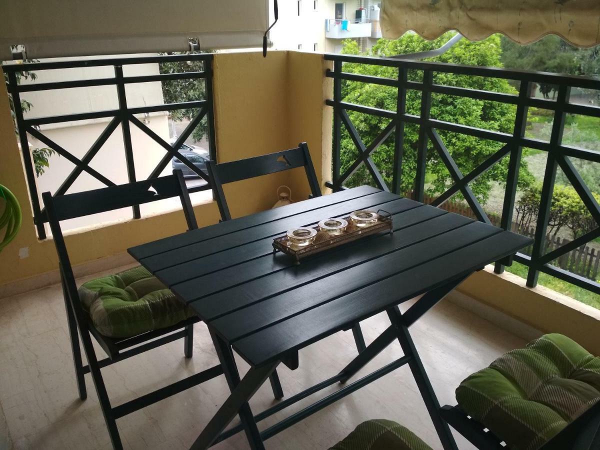 Evie'S Apartment Каламата Екстериор снимка