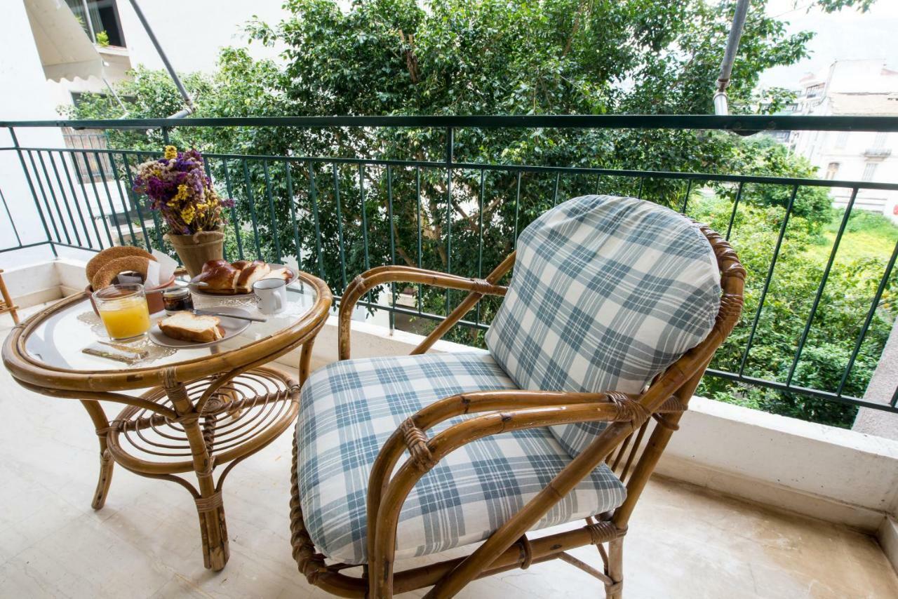 Evie'S Apartment Каламата Екстериор снимка